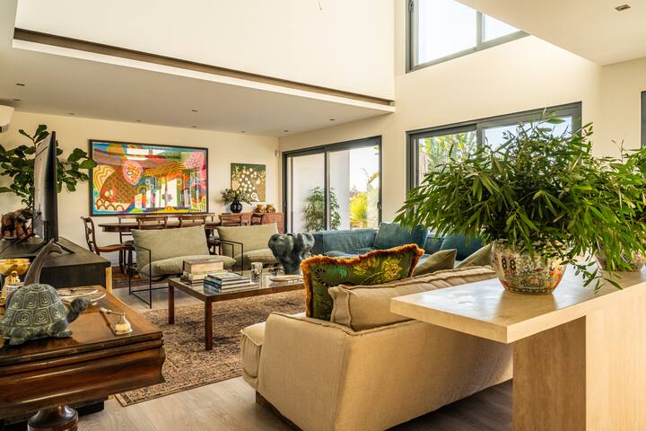 Family-friendly pool villa by Sintra gallery image 2