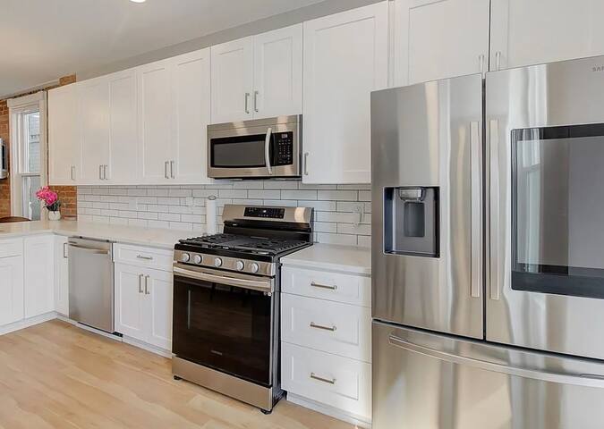 1800s Victorian in Heart of RiNo gallery image 5