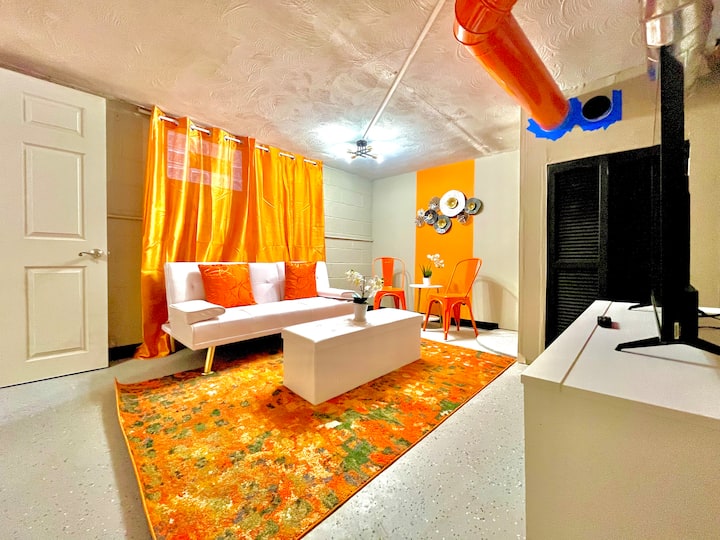 •Cozy Orange Basement •2br• Self Check-in• - Columbia, OH