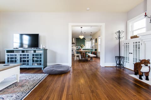 Popular Airbnb listing: Updated East Dallas Home (Walkable to Lakewood) in Junius Heights