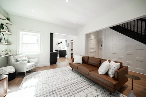 Luxe 5B/2.5B | Off St. Parking | Family-Friendly