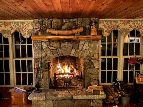 Riverfront Dream - Waterfront Hot Tub -Sandy Beach