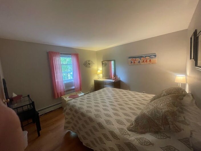 第二间卧室-标准双人床