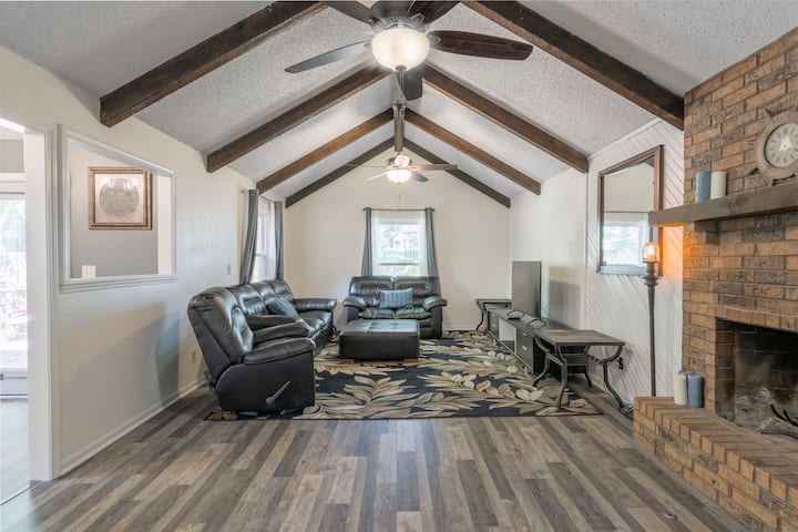 Welcome Home To Fox Haven - Riss Lake, MO