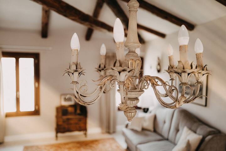 Flat direct at the canal with roof terrace gallery image 2