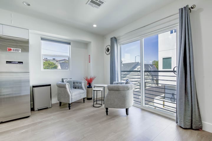 FB-Modern Apartments in Studio City 16 guests