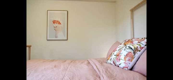 La Cockatoo Room con ropa de cama de lujo