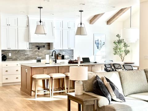 New Heber Retreat 7 bed Sleeps 18, Pickleball, Spa