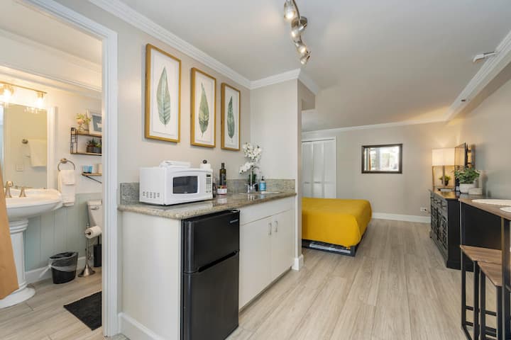 Cute Studio, Close To Beach, Wi-fi - Honolulu, HI