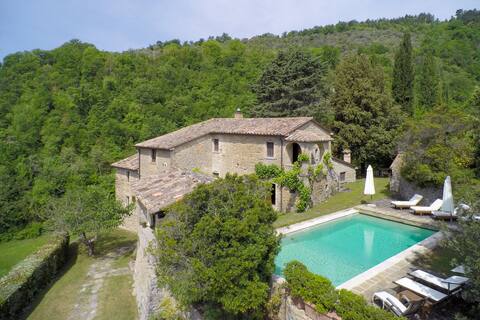 The Window on Umbria -House in Umbria with pool