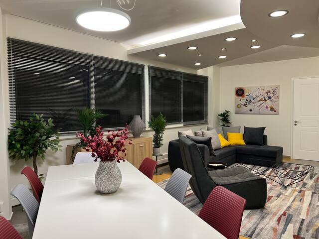 HighEnd 5BDR NewApt w/Breathtaking Acropolis View gallery image 5