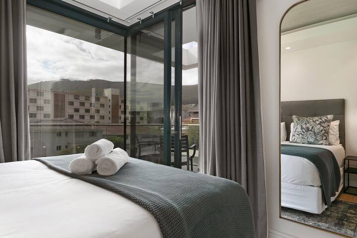 2BR Apartment | Latitude Aparthotel by Totalstay gallery image 4