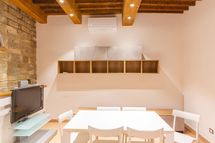 Modern & Serene 3BR 3 minute walk by Duomo