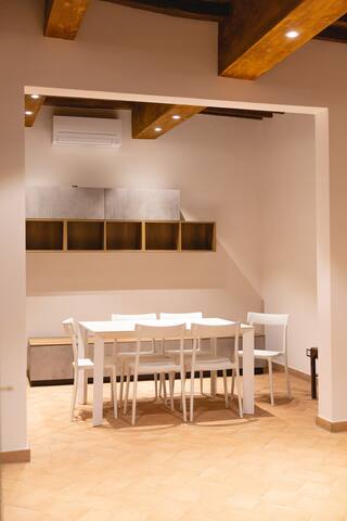 Modern & Serene 3BR 3 minute walk by Duomo gallery image 2