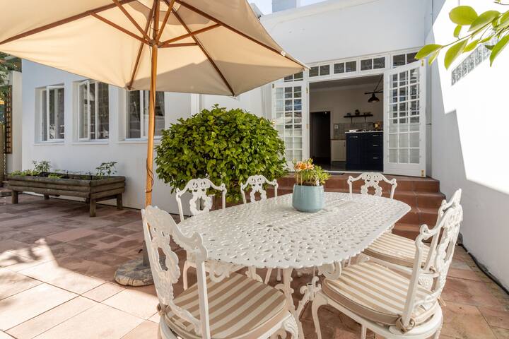 Charles Manor gallery image 3