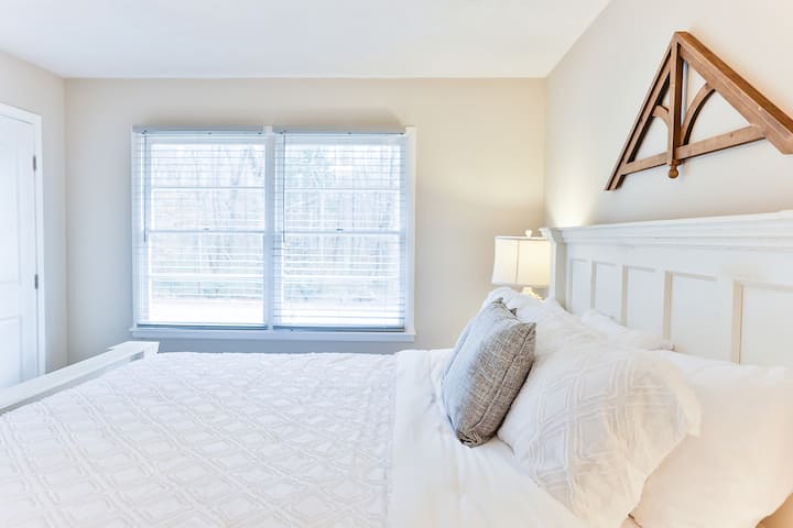 Another shot of the King Bedroom.