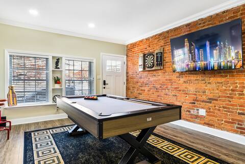 Stylish, Fun and Cozy | Pool table, Darts & PKG