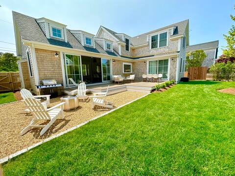 Luxurious Farmhouse Near Village