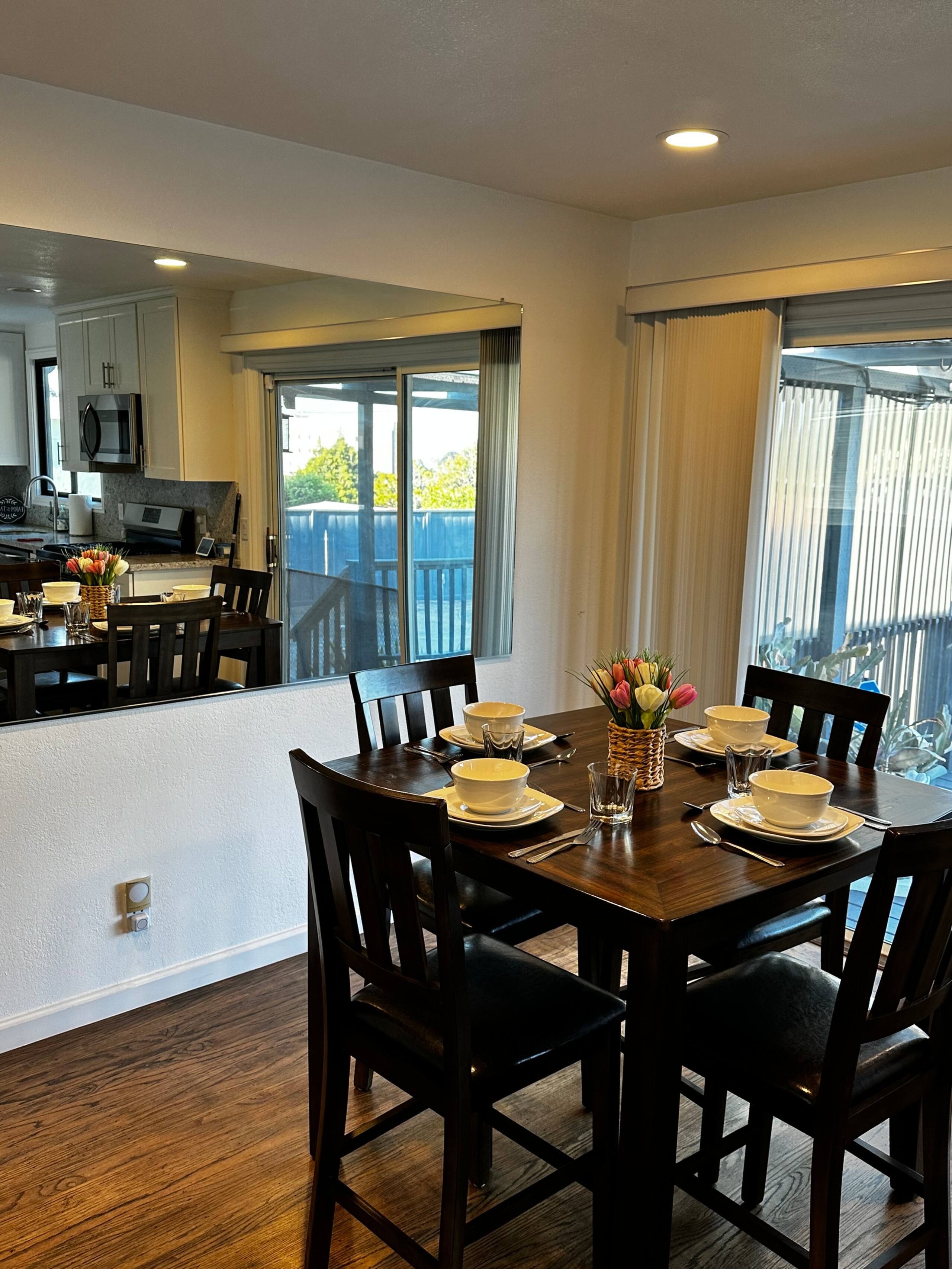 Home in South San Francisco · ★4.9 · 3 bedrooms · 4 beds · 1 private bath - Image 12