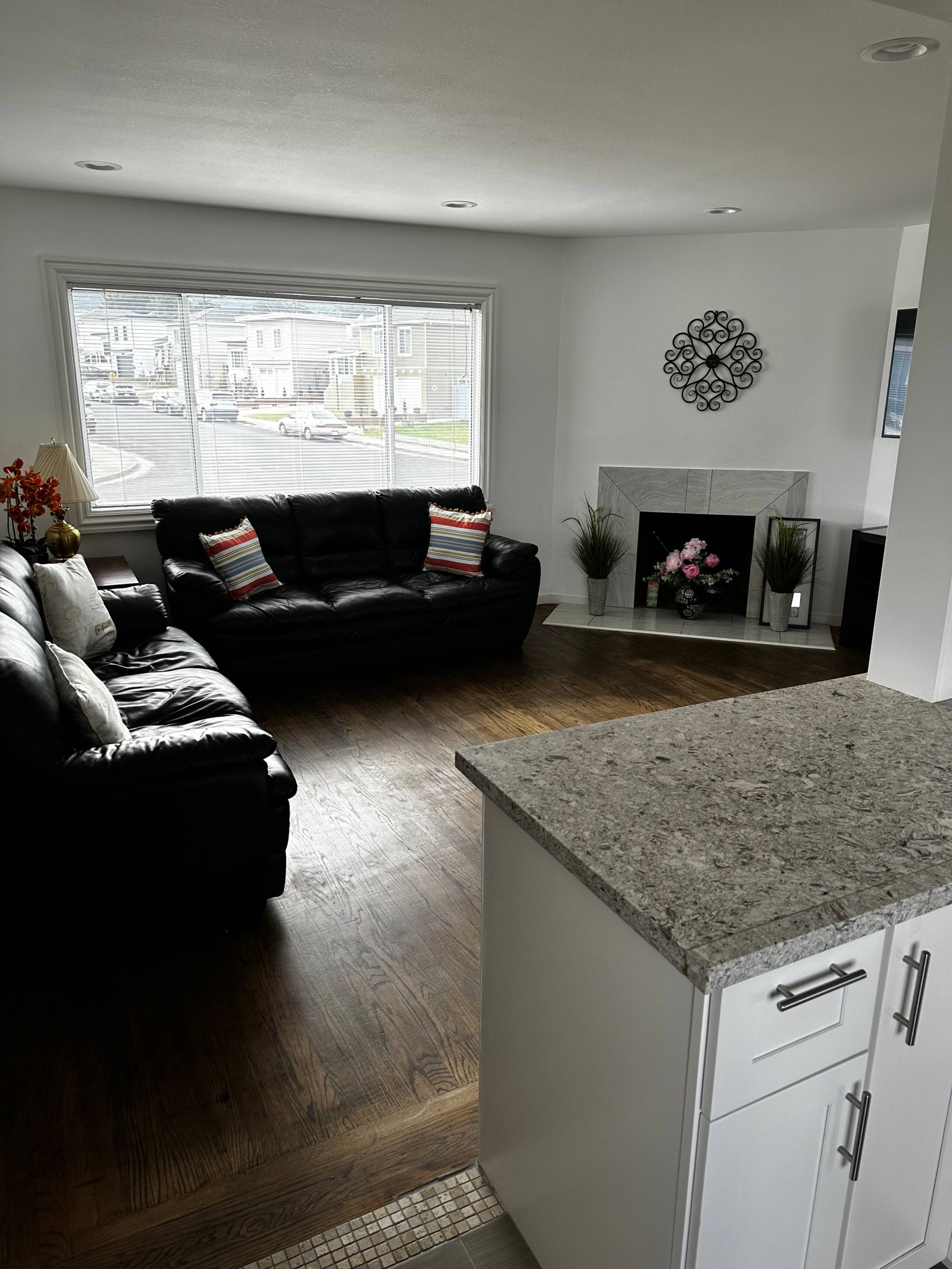 Home in South San Francisco · ★4.9 · 3 bedrooms · 4 beds · 1 private bath - Image 5