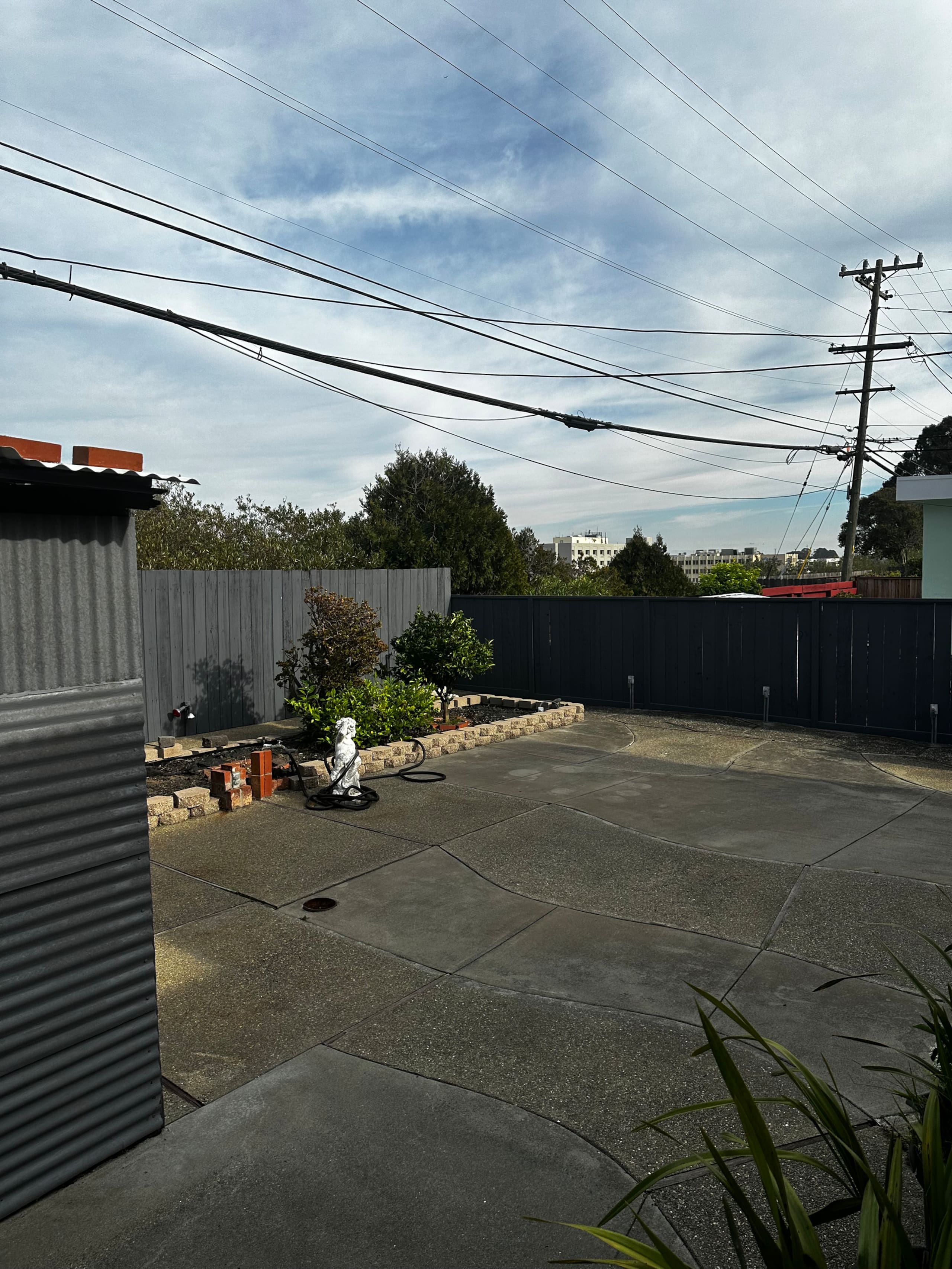 Home in South San Francisco · ★4.9 · 3 bedrooms · 4 beds · 1 private bath - Image 17