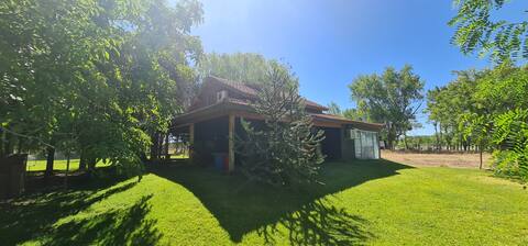 Casaquinta en la costa del Rio