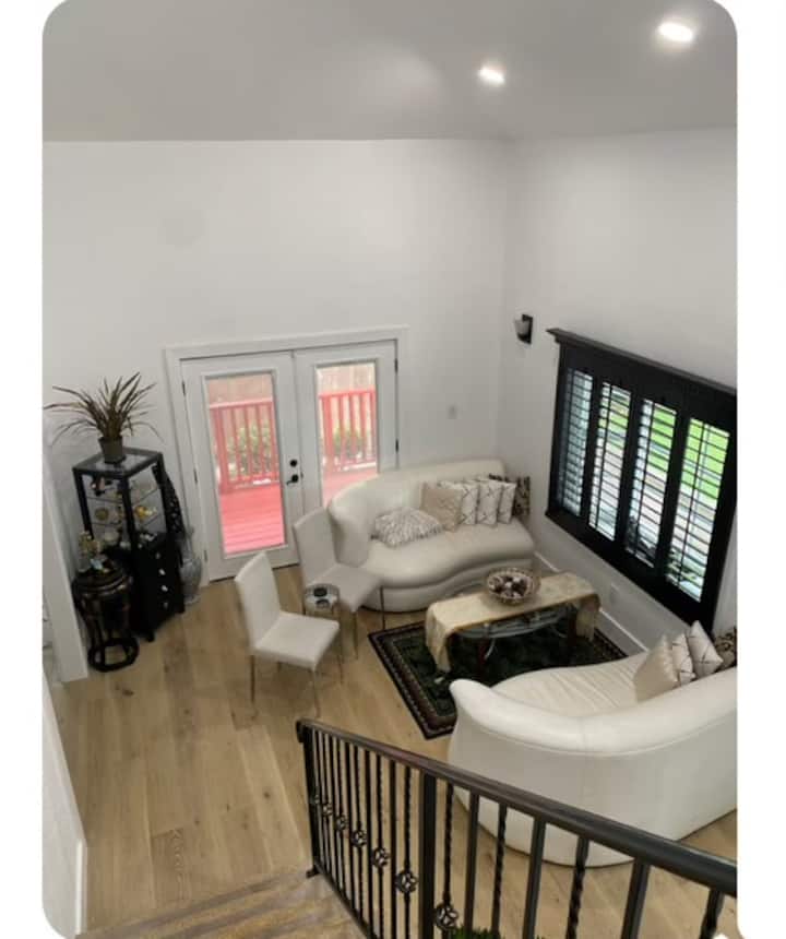 Beautiful Home Near Sfo Master Bedroom - South San Francisco, CA