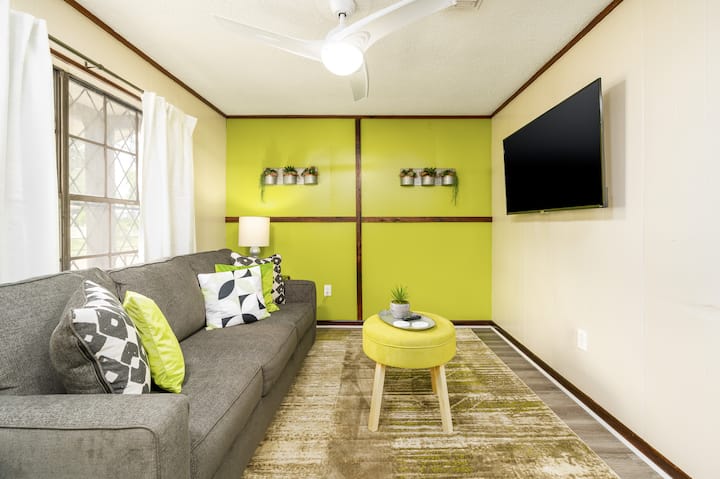 Long Stay• Near D.t• King Bed• Smart Tv• Pets• W/d - Alexandria, LA