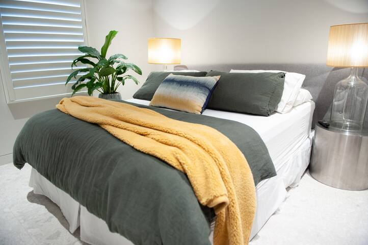 Ultra luxe home in Richmond gallery image 3