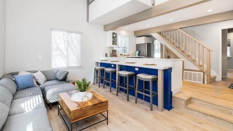 Top performing Airbnb: Renovated Lake Retreat | Close to the Lake in Dollar Point