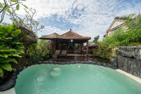 private pool wooden house_include breakfast