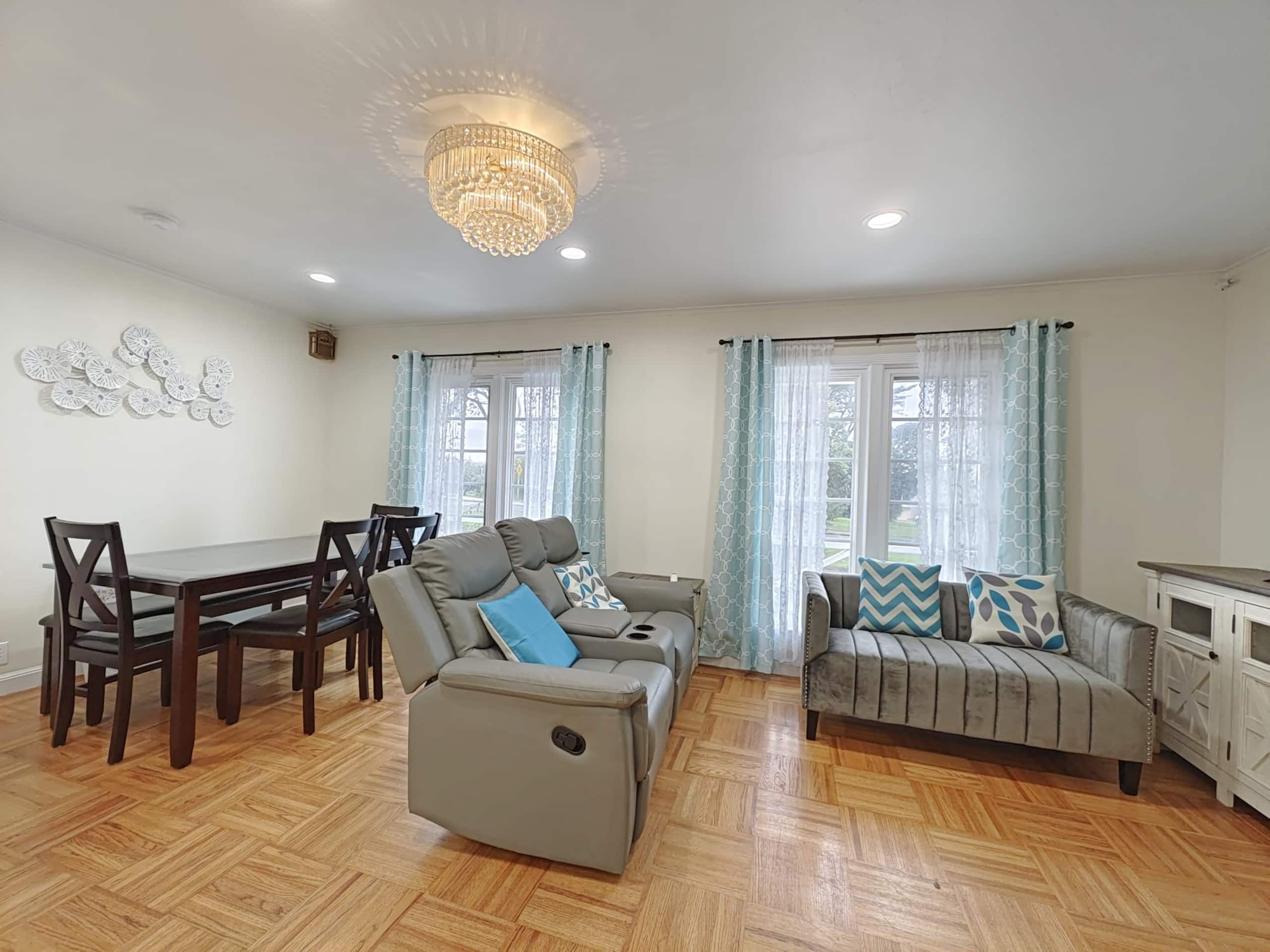 Home in San Francisco · ★4.74 · 3 bedrooms · 4 beds · 2 baths - Image 9