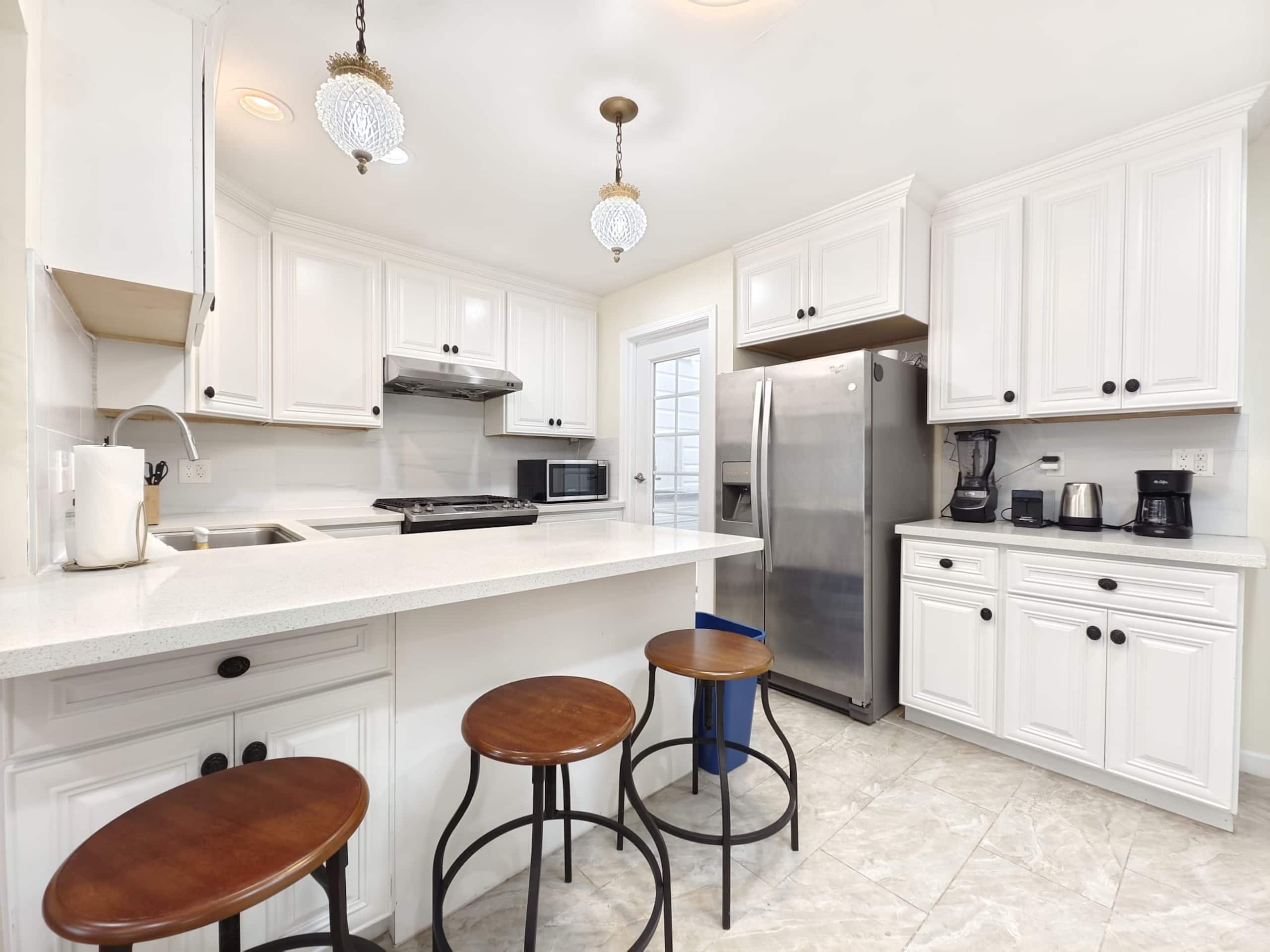 Home in San Francisco · ★4.74 · 3 bedrooms · 4 beds · 2 baths - Image 5
