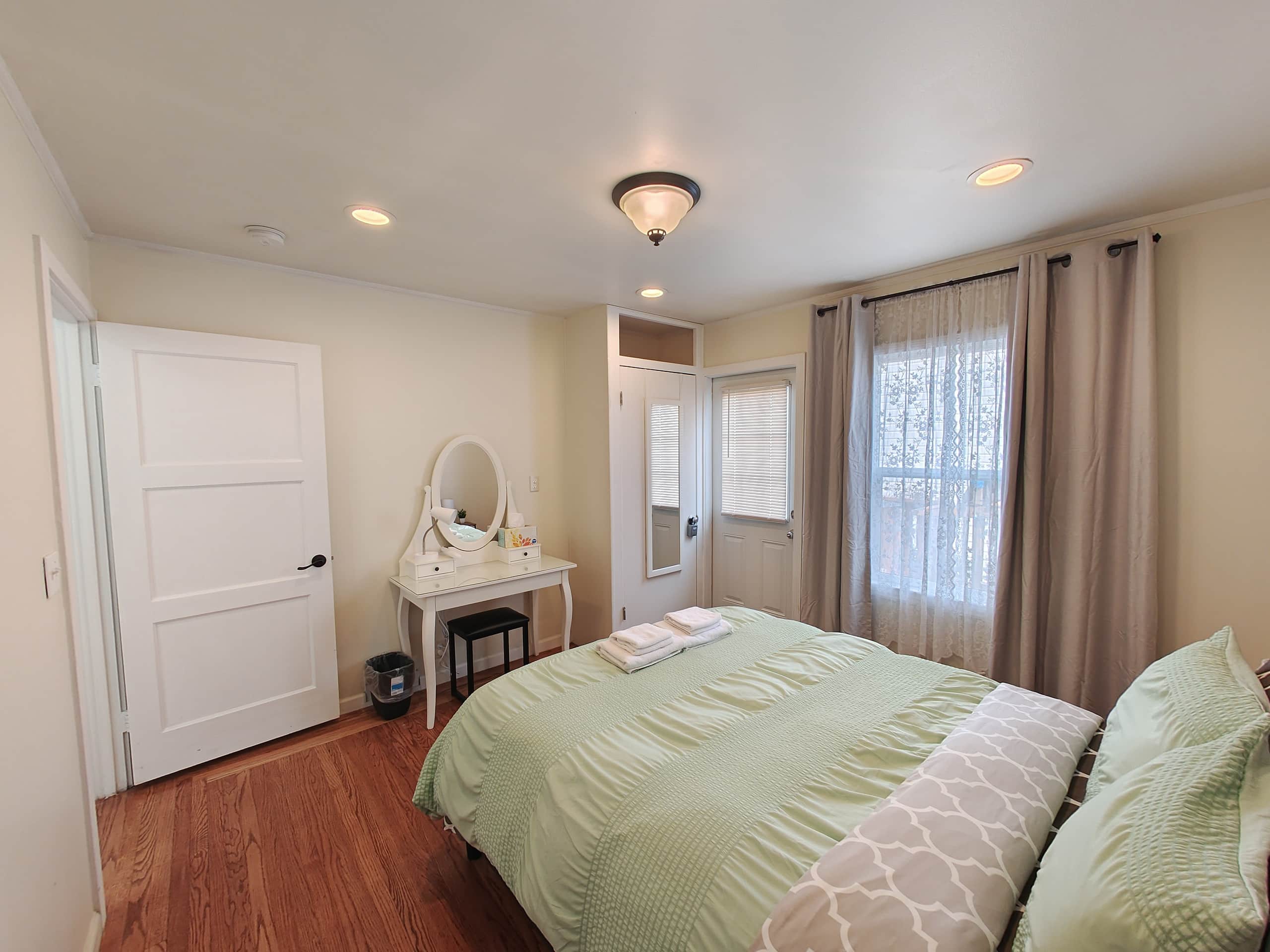 Home in San Francisco · ★4.74 · 3 bedrooms · 4 beds · 2 baths - Image 15