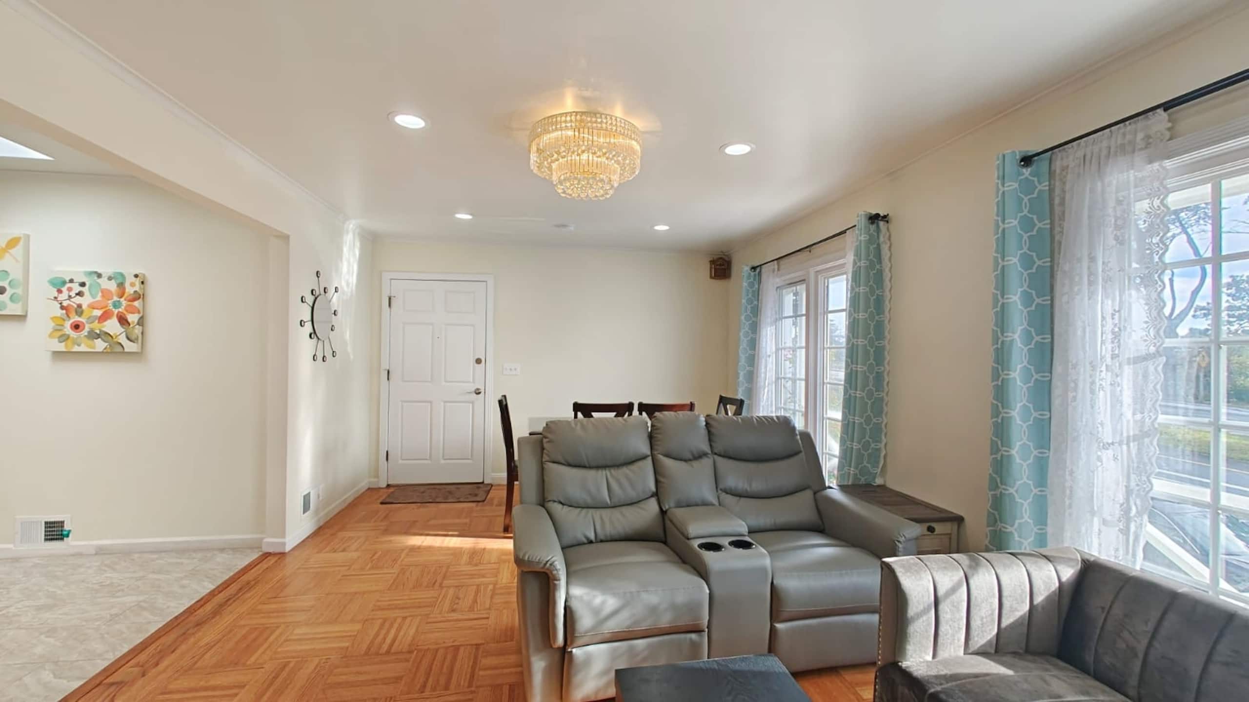 Home in San Francisco · ★4.74 · 3 bedrooms · 4 beds · 2 baths - Image 8