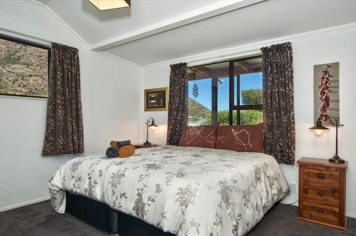 საძინებელი 1