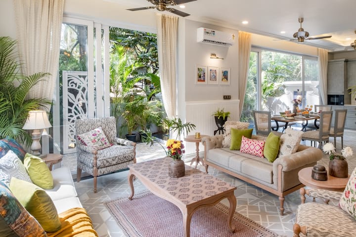Living room image 4