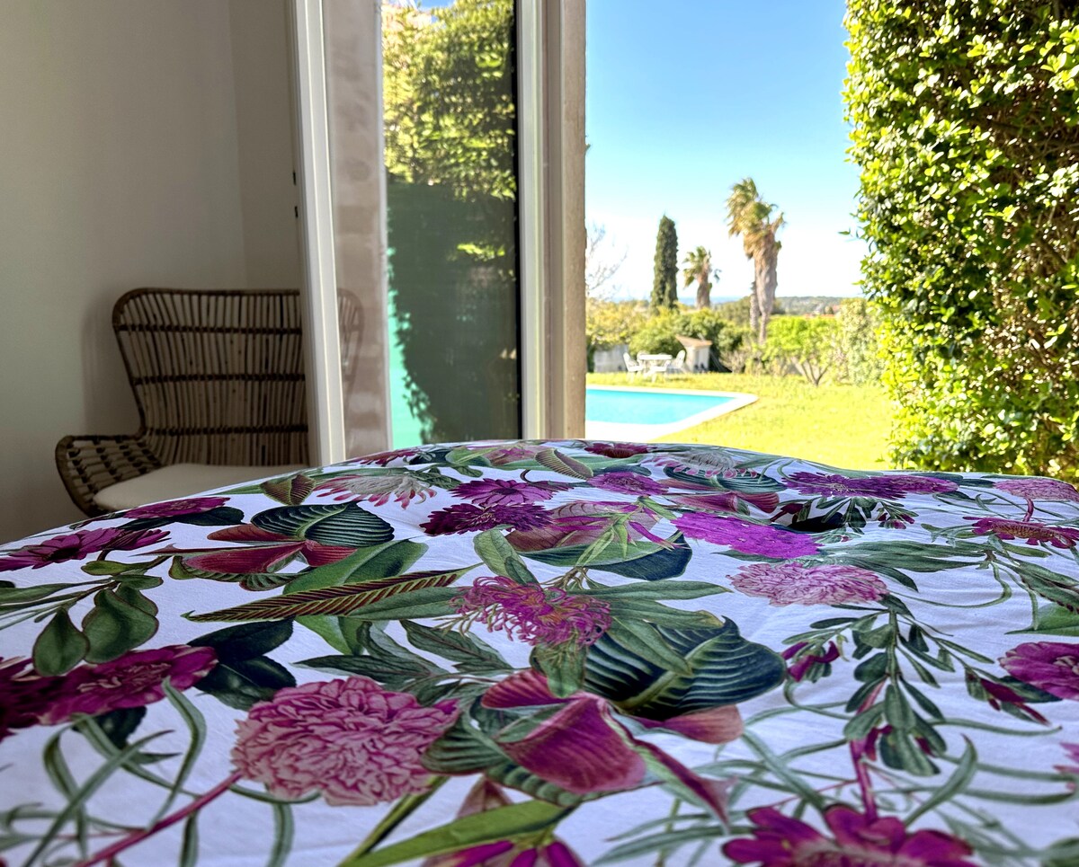 Chambre n°3 au rez-de-chaussée sur jardin