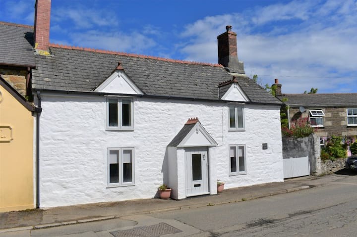 Historic Coastal Cottage - Portreath
