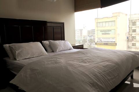 Serene 1BR w/ Private Living Room Apt in Bahria
