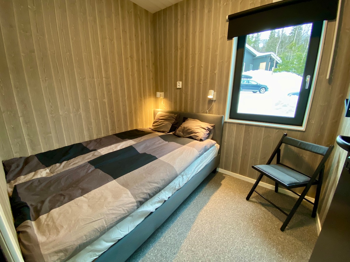 Საძინებელი 2, ორადგილიანი საწოლი 1.40 სმ.