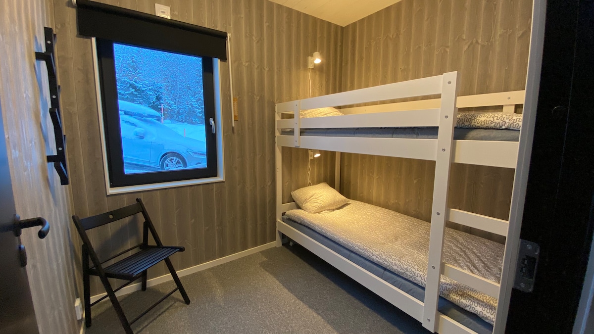 3-საძინებლიანი, ორსართულიანი საწოლით