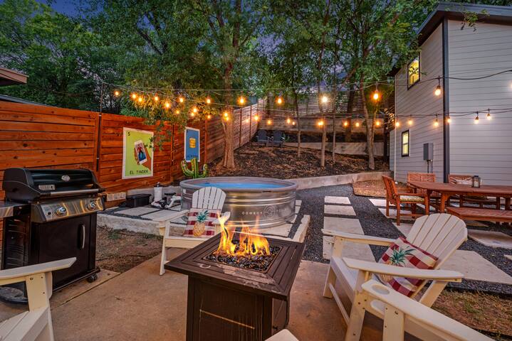 Up to 16- Main+Guest home+Gameroom+POOL+Yard+Grill gallery image 3