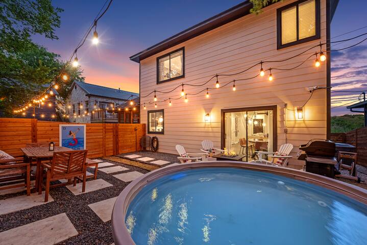 Up to 16- Main+Guest home+Gameroom+POOL+Yard+Grill gallery image 2