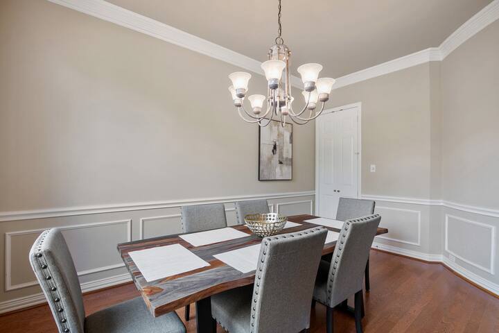 TCH – Spacious 5bd/4.5ba in Fort Worth with Office gallery image 5