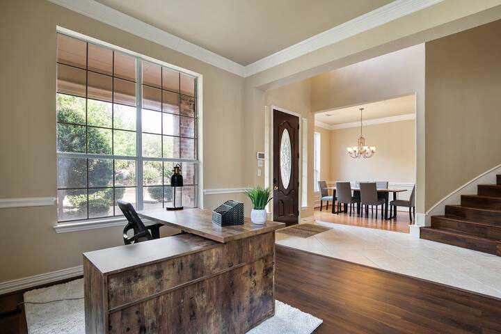 TCH – Spacious 5bd/4.5ba in Fort Worth with Office gallery image 2