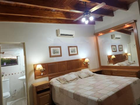 Centrally located apartment for 6