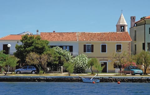 Top performing Airbnb: Holiday House Oleander in Općina Sukošan