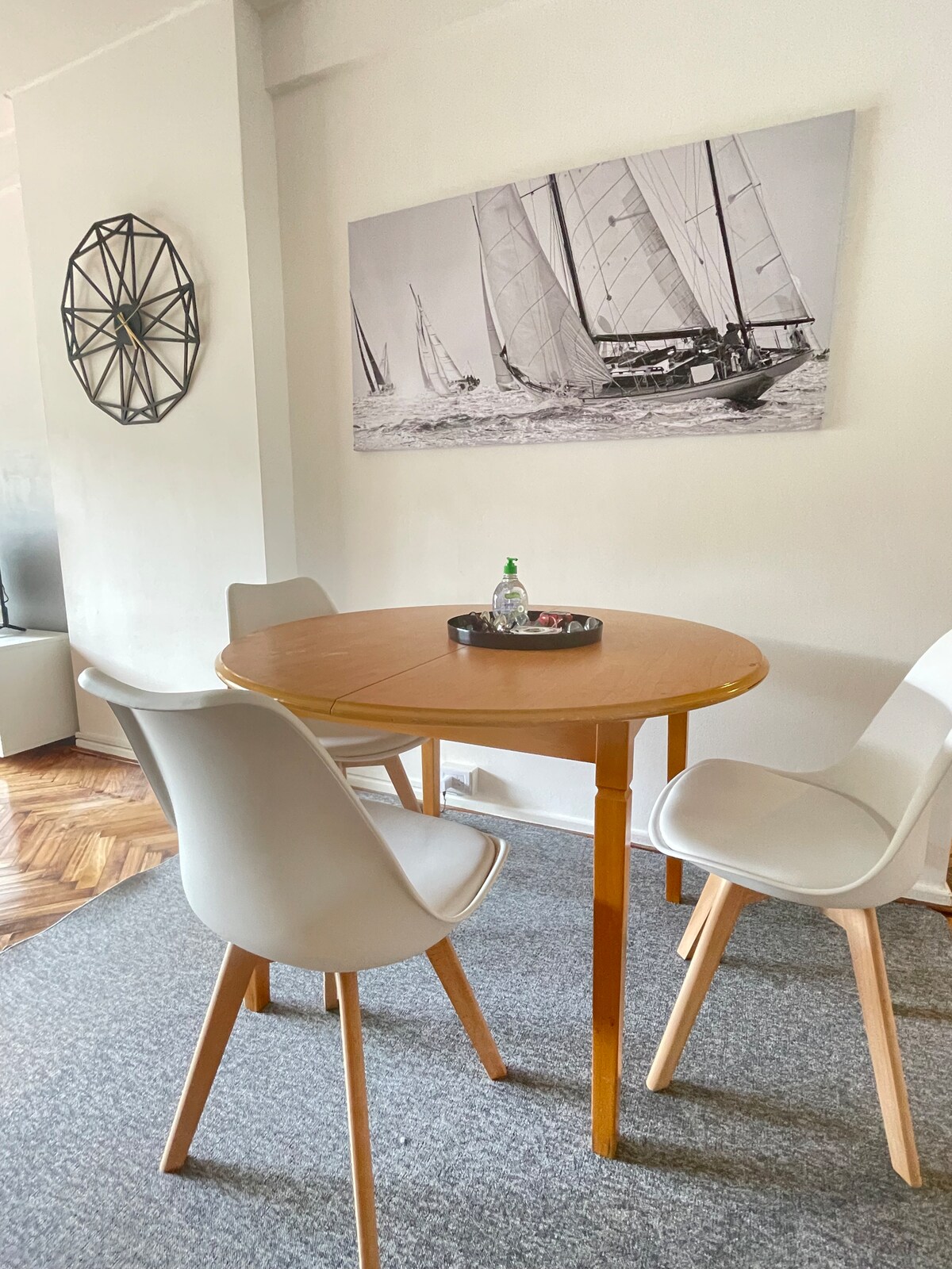 Popular Airbnb listing: Puerto de Olivos Apartment in Olivos