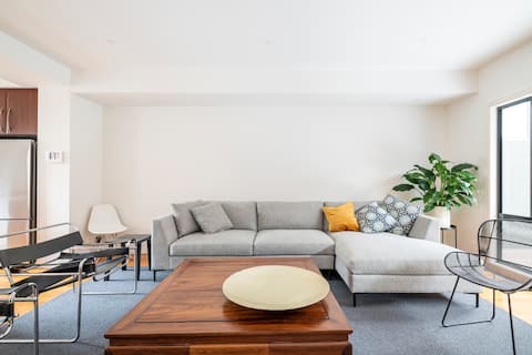 Top Airbnb: Inner City Warehouse Conversion in West Melbourne